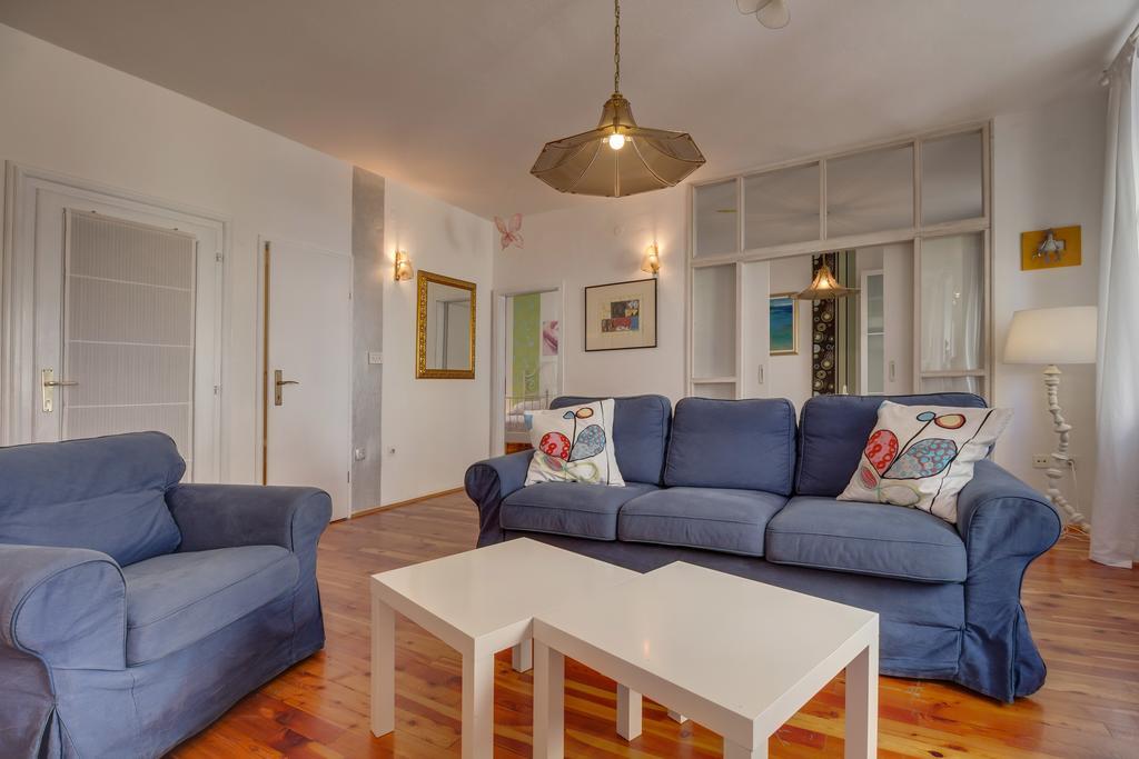 Apartments Mandarina 말리로시니 객실 사진