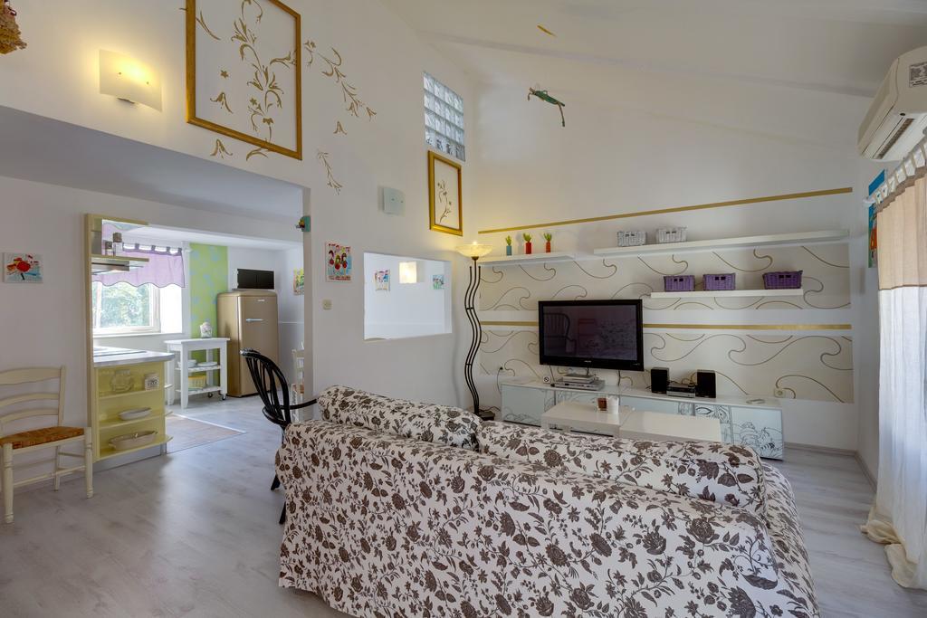 Apartments Mandarina 말리로시니 외부 사진