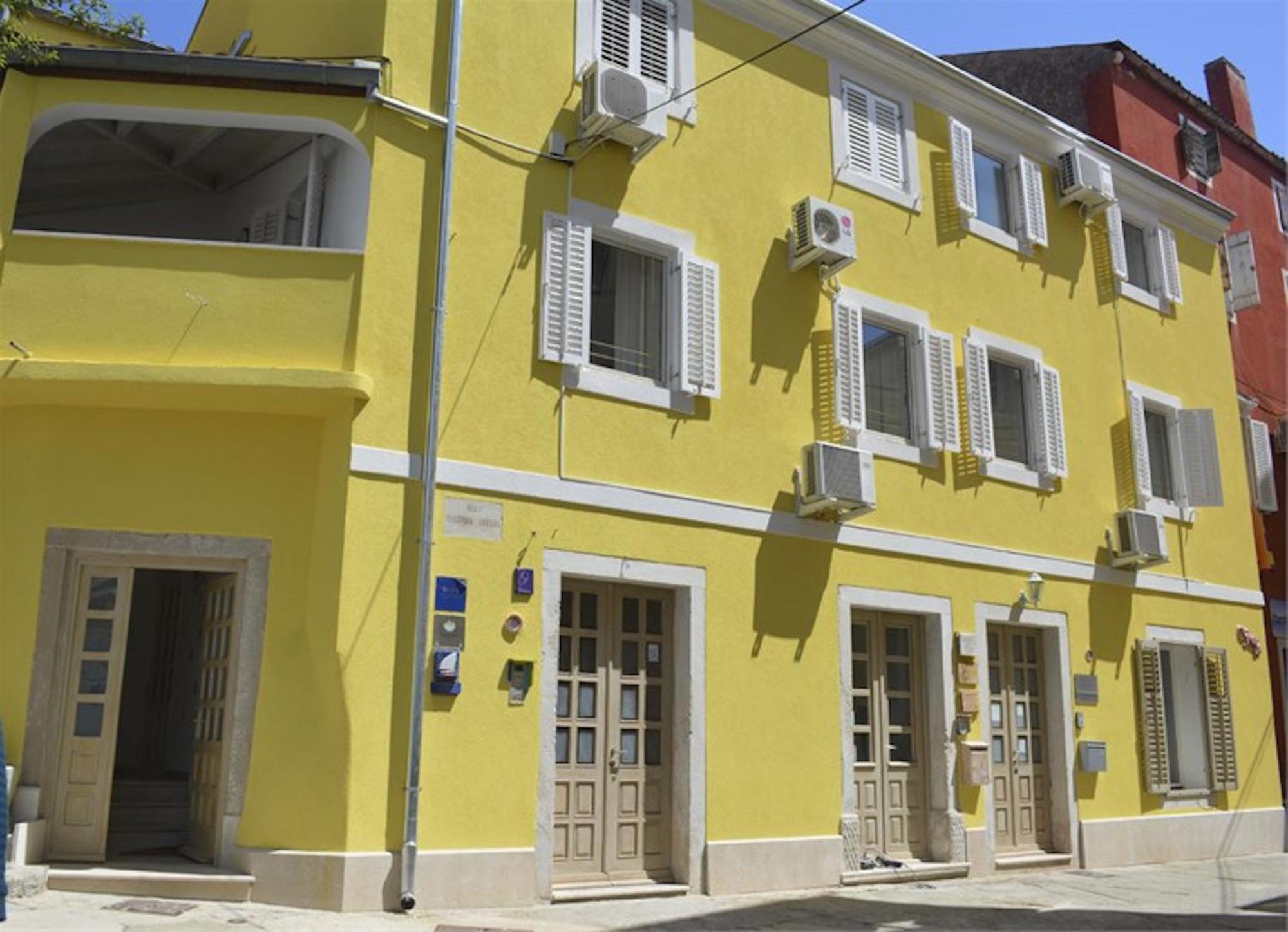 Apartments Mandarina 말리로시니 객실 사진